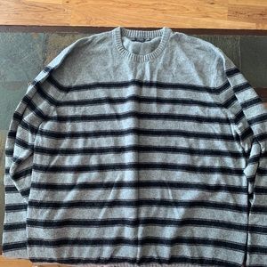 Old Navy Mens sweater